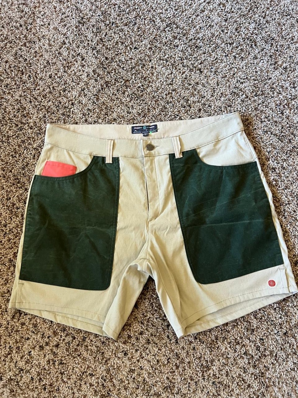 Men's Two-Tone Cargo Shorts in Beige and Dark Green with Coral Accent
